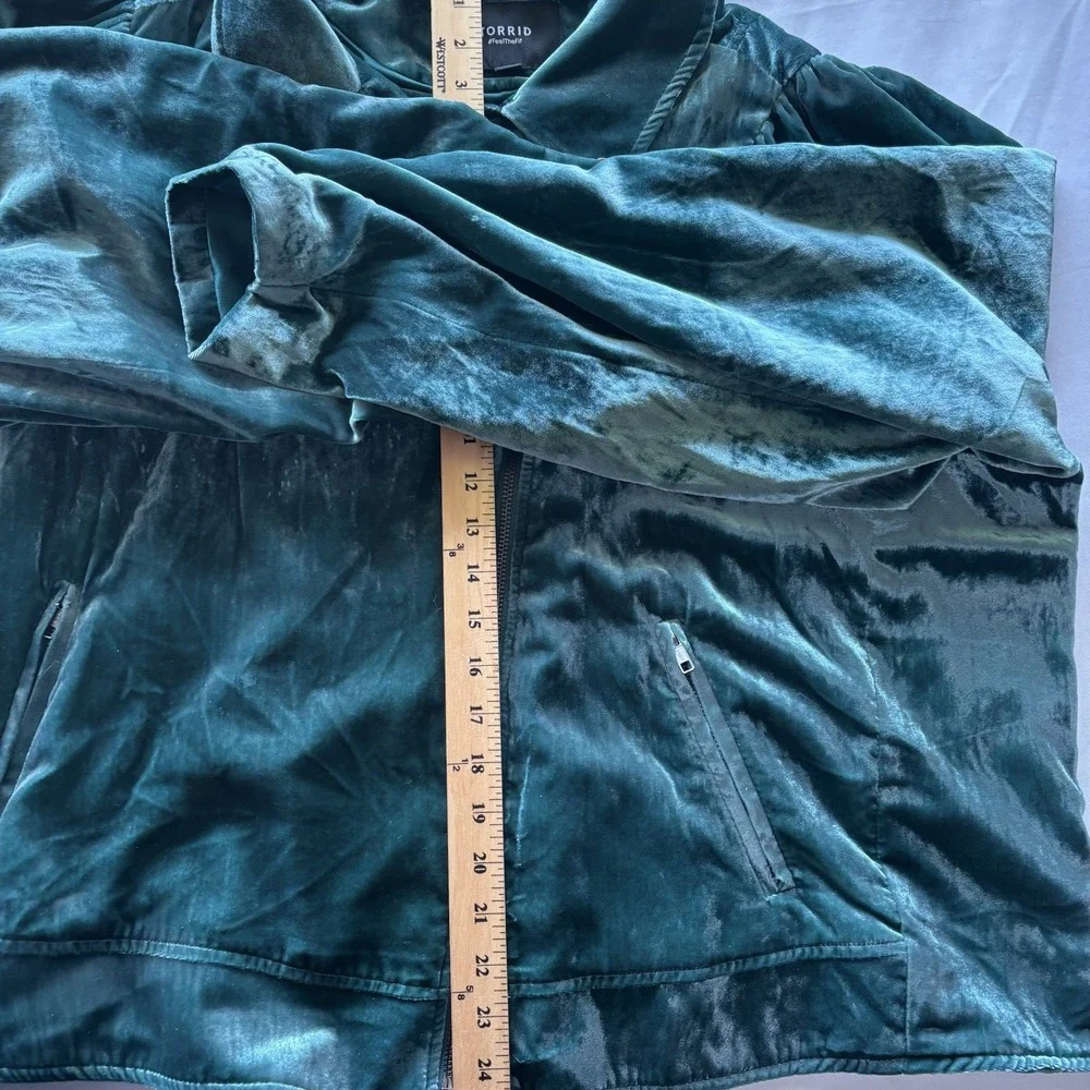 Torrid Velveteen Moto Jacket Mottled Texture‎ 4/26US Botanical Garden Green Zip